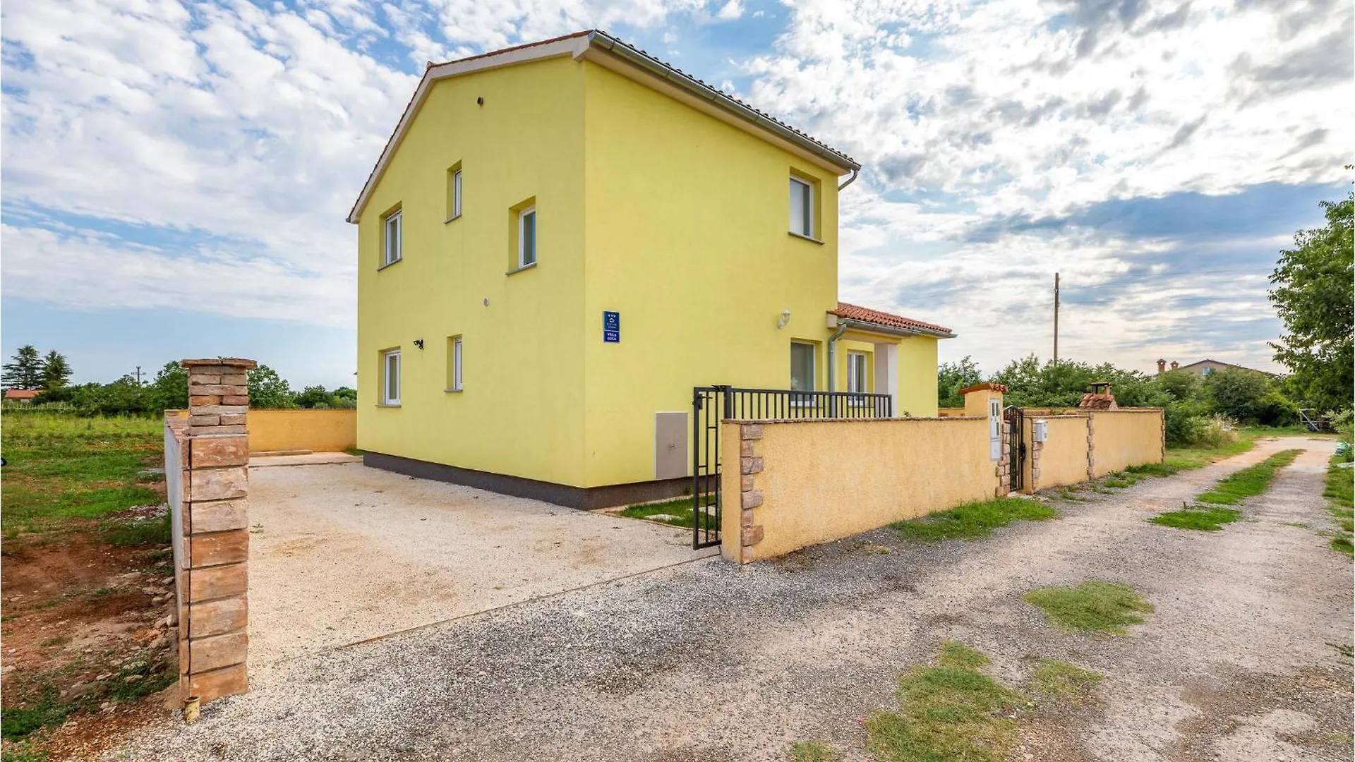Amazing Home In Valbandon With Wifi Fondole Kroatien